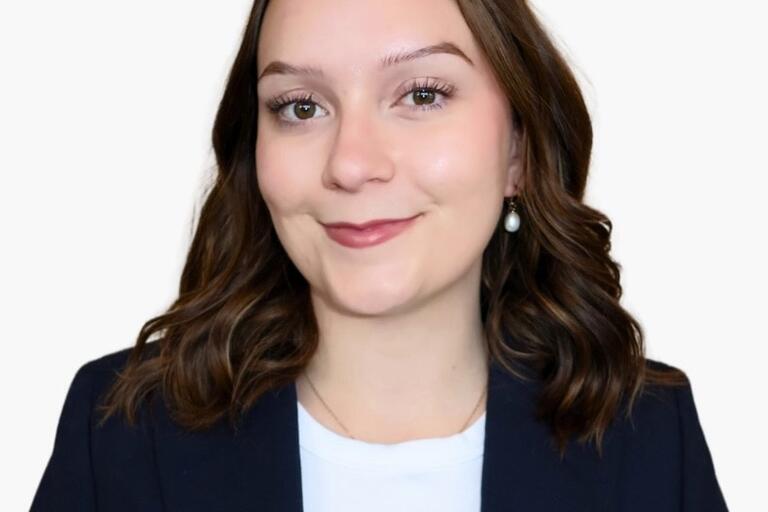 amanda hofmann headshot