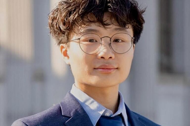 andy hu headshot